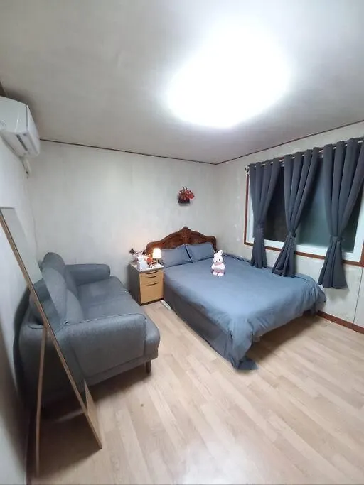 Holiday home Family Home Seoul